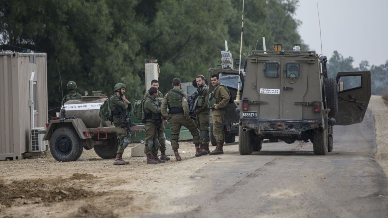 Palestínčan vrazil autom do vojakov, útočníka zastrelili