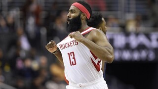 NBA: Pelicans opäť prehrali, Houstonu nepomohol ani Harden