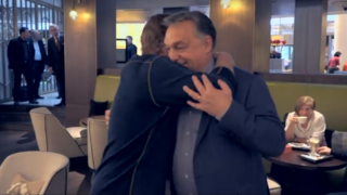 Orbán má fotografiu s Chuckom Norrisom, porozumeli si