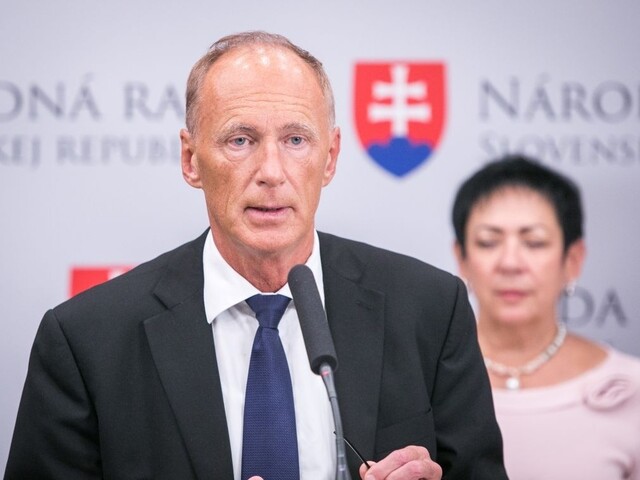 Nikto do Marrákeša nepôjde, dúfa SNS. Cséfalvayová vidí hystériu