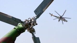 Česi vyšetrujú haváriu vrtuľníka, zrútil sa na vojenskej základni