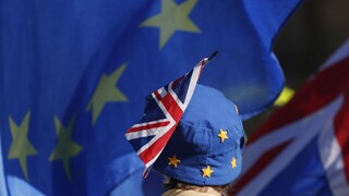 Tvrdý brexit môže poškodiť britskú ekonomiku, ukázala to analýza