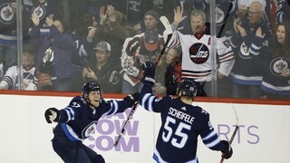 NHL: Černák prispel k triumfu Tampy Bay, Jaroš pomohol Ottawe
