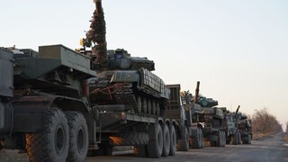 Pri Ukrajine sa vraj zoraďujú tanky, Rusom zakázali vstup