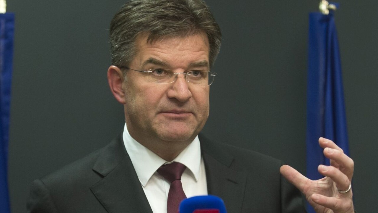 Minister zahraničia Lajčák oficiálne podal demisiu prezidentovi