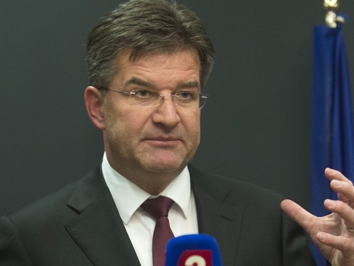 Minister zahraničia Lajčák oficiálne podal demisiu prezidentovi