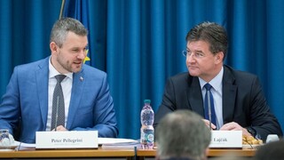 Zostávame na západe, presviedčal premiér po Lajčákovej demisii