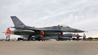 Rezort podpísal zmluvy na F-16. Podľa premiéra sú neplatné
