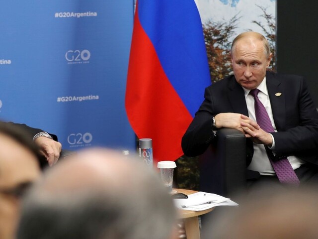 Prezidenti sa napokon stretli, Trump a Putin spolu krátko hovorili
