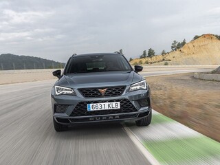 Nový rodinný crossover od Citroenu, elektronická detská poistka a za volantom Cupry Ateca