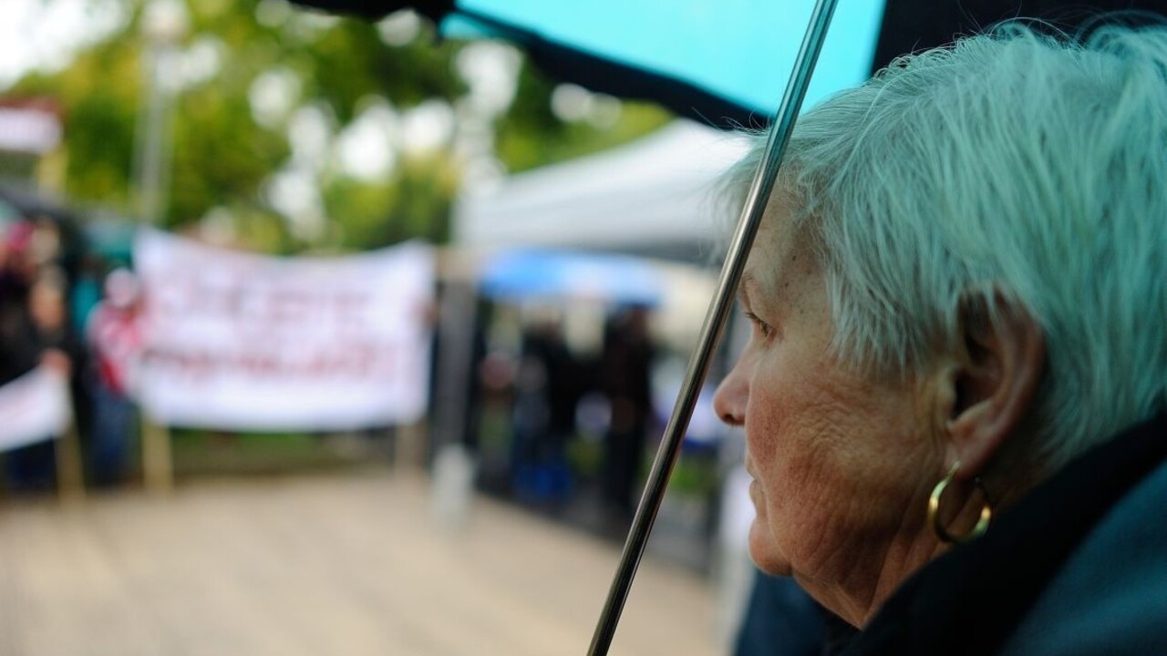 Vyše miliónu ľudí začínajú vyplácať vianočné príspevky