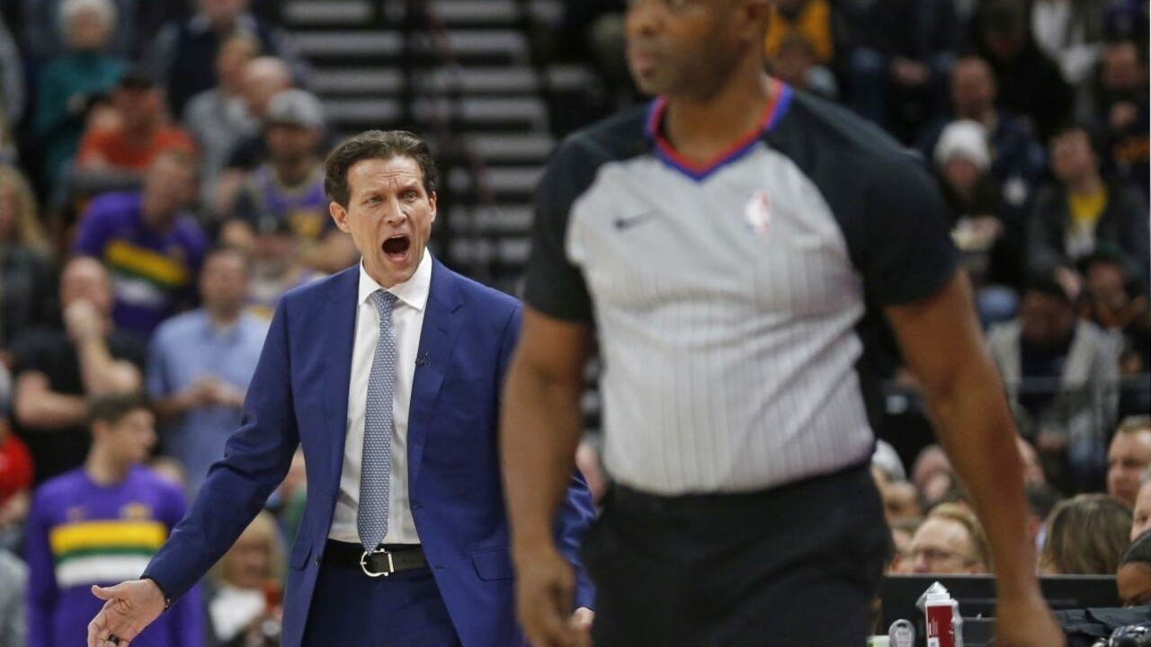 NBA: Goberta vylúčili po druhom faule, Rockets sa opäť trápili