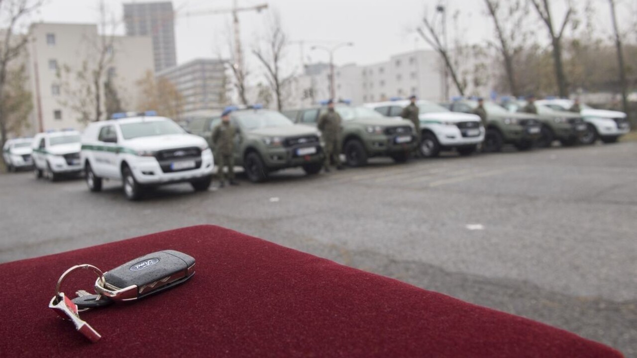 Fotogaléria: Vojenskí policajti dostali od ministra nové vozidlá