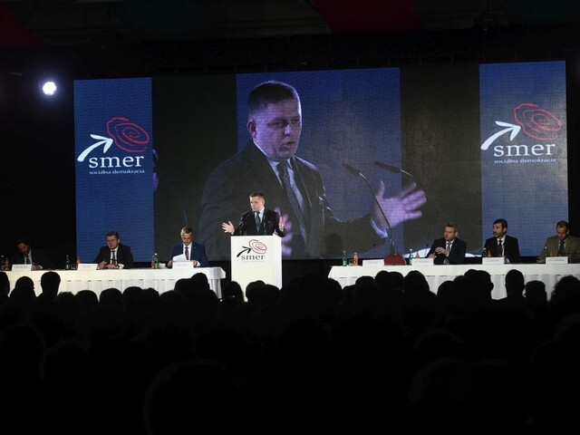 Smer chce opäť zostaviť vládu, vyhlásil to Fico na sneme strany