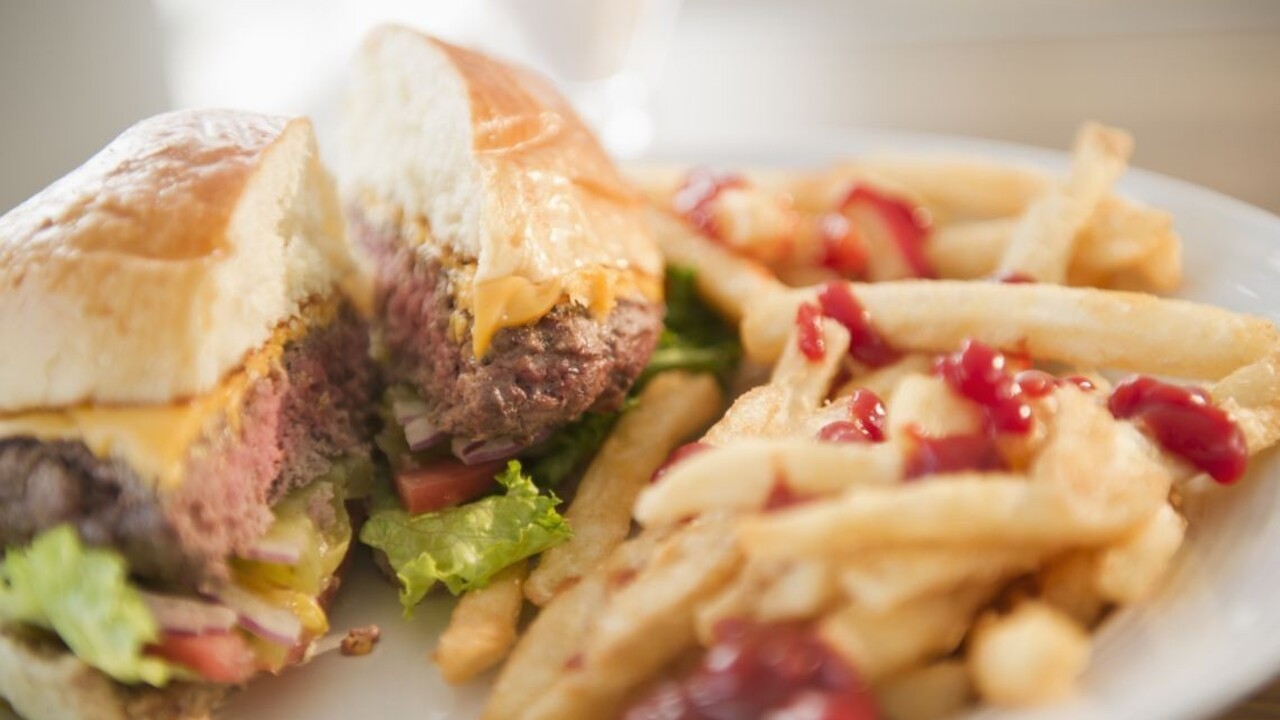 Sme nepoučiteľní. Prejedať sa začíname už pred Vianocami