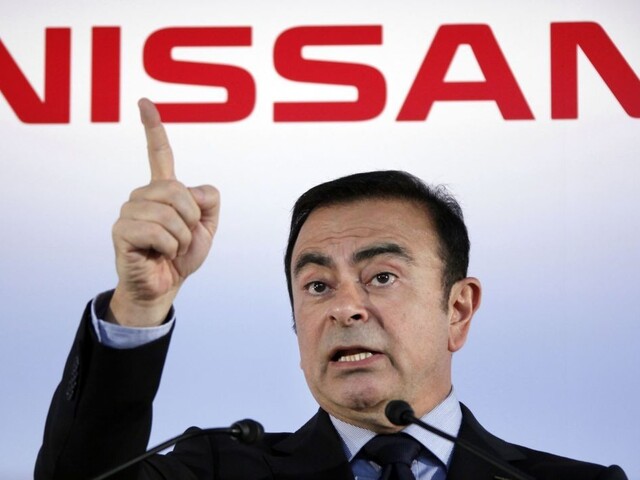 Šéf Nissanu do svojho daňového škandálu zatiahol aj automobilku