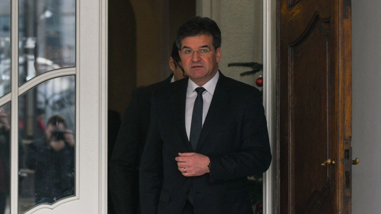 Lajčák hovoril s vedením parlamentu, o stretnutie žiadal Danko