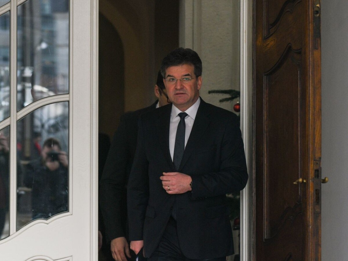 Lajčák hovoril s vedením parlamentu, o stretnutie žiadal Danko
