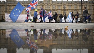 Kľúčové hlasovanie o brexite sa odkladá, rozhodla britská premiérka