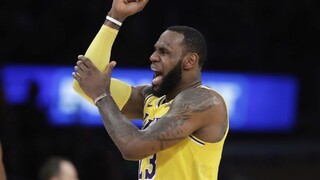 NBA: Lakers tesne zdolali Miami, zažiaril LeBron