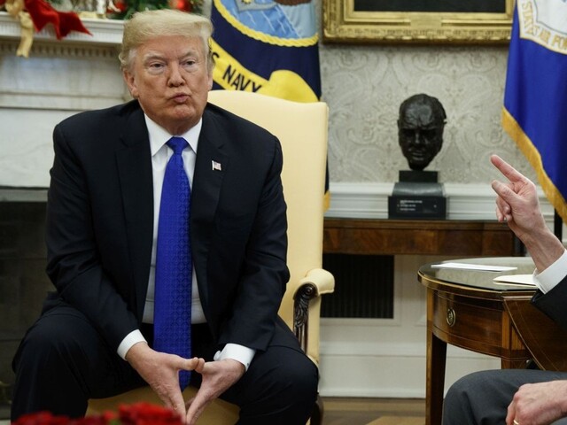 Ak nedáte peniaze na múr, bude shutdown, pohrozil Trump