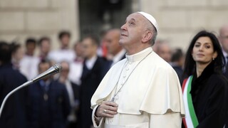 Pápež vyzval na modlitby za mier. Rastúce napätie súvisiace s Ukrajinou sleduje s obavami