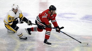 NHL: Chicago zastavilo sériu prehier, Toews pokoril hranicu 700 bodov