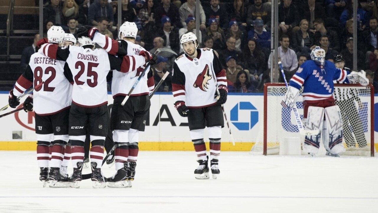 NHL: Arizona prekvapila obratom, Ovečkin dosiahol hetrik