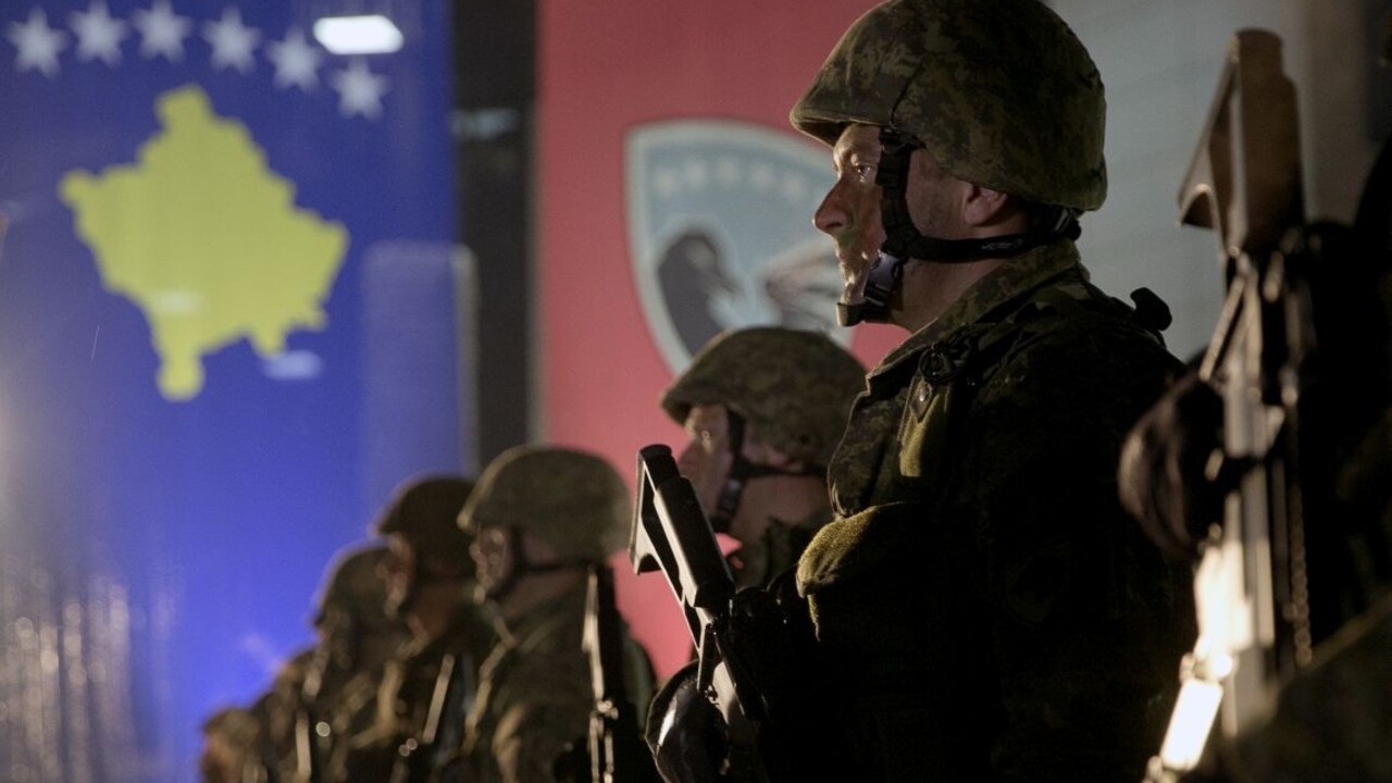 Zahrávajú sa s ohňom, reaguje SNS na zriadenie kosovskej armády