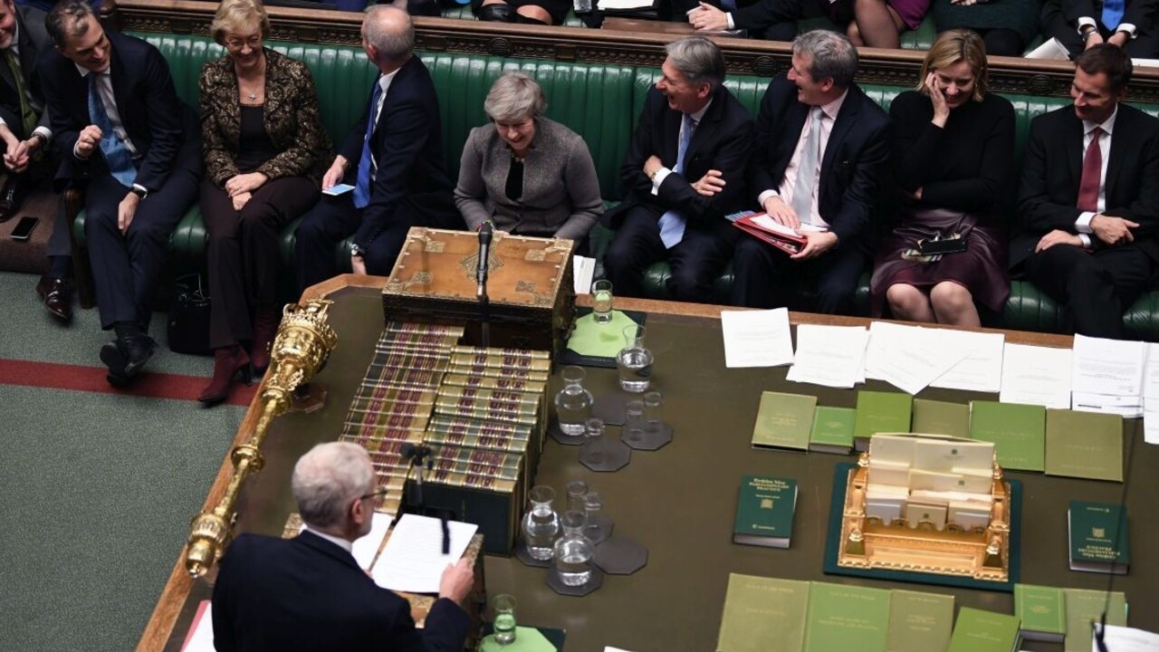 Odídu Briti bez dohody? Vláda sa pripravuje na neriadený brexit