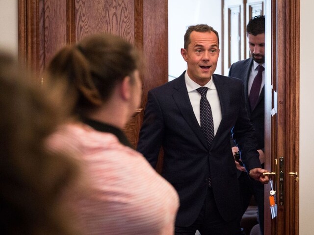 Procházku vraj vidia na ústavnom súde, kandidatúru nepotvrdil