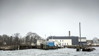 Dánsko chce odsúdených migrantov posielať na opustený ostrov