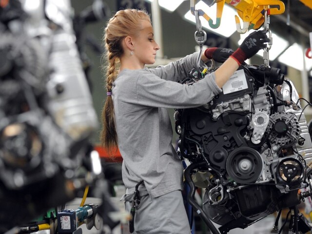 V trnavskej automobilke si vyrokovali dvojité zvýšenie platov