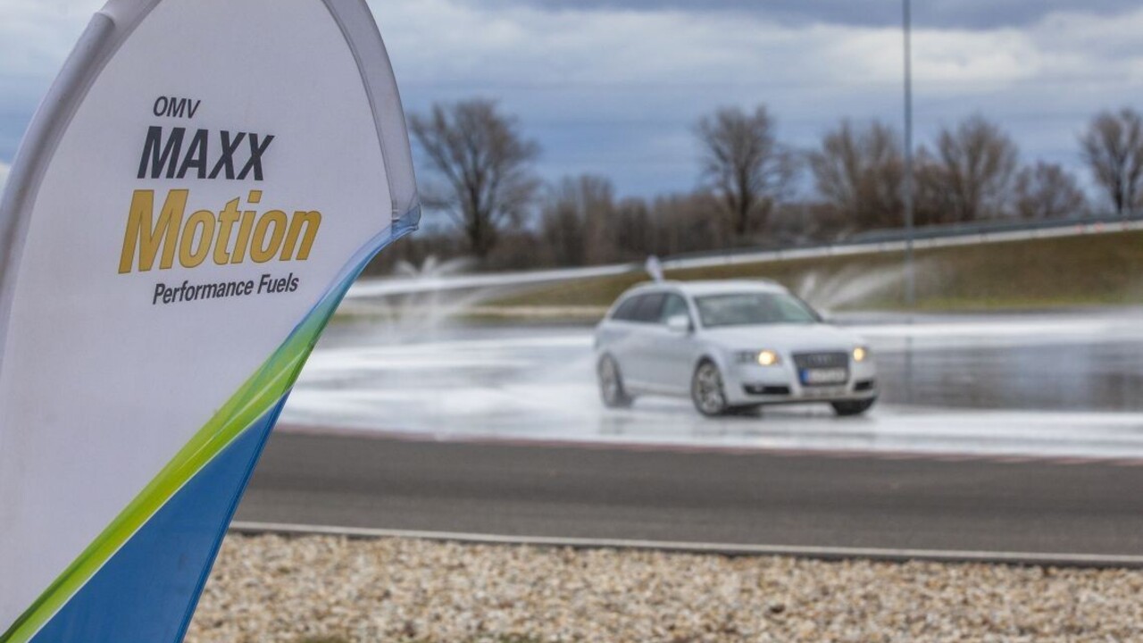 OMV sa stará o bezpečnosť a učí vodičov ako jazdiť v zimných podmienkach