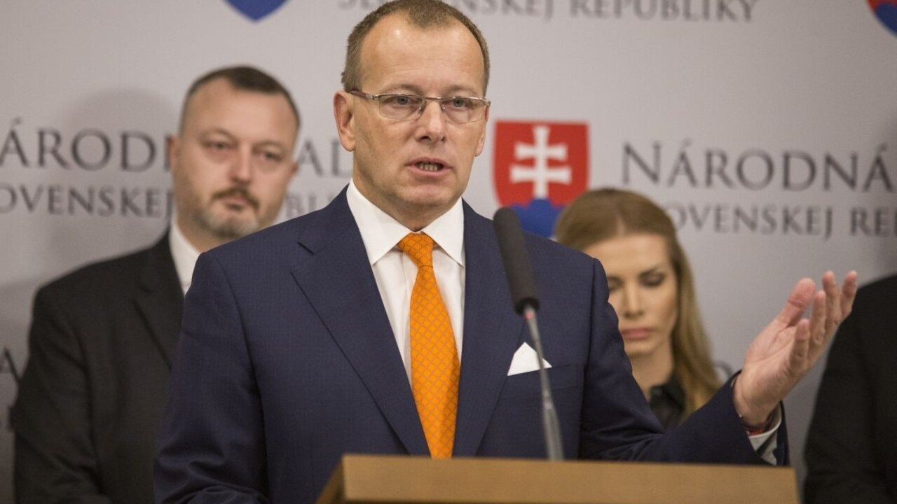 S Kotlebom sa do vlády nehrnie. Kollár by však rokoval s každým