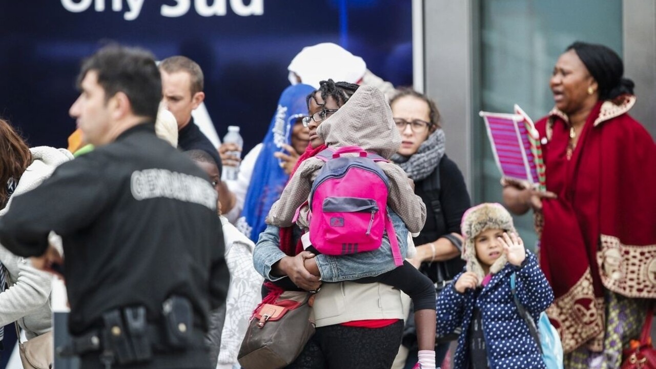 Panika na letisku. Ľudí evakuovali kvôli airsoftovým zbraniam
