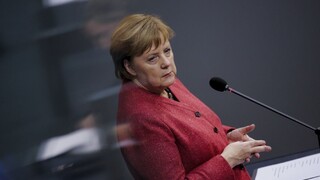 Vládou Merkelovej otriasli krízy, Nemecko zažilo turbulentný rok