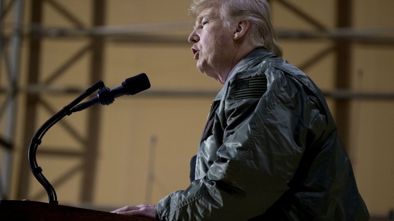 Poslanci žiadajú odchod vojakov z Iraku. Trump vraj bol arogantný