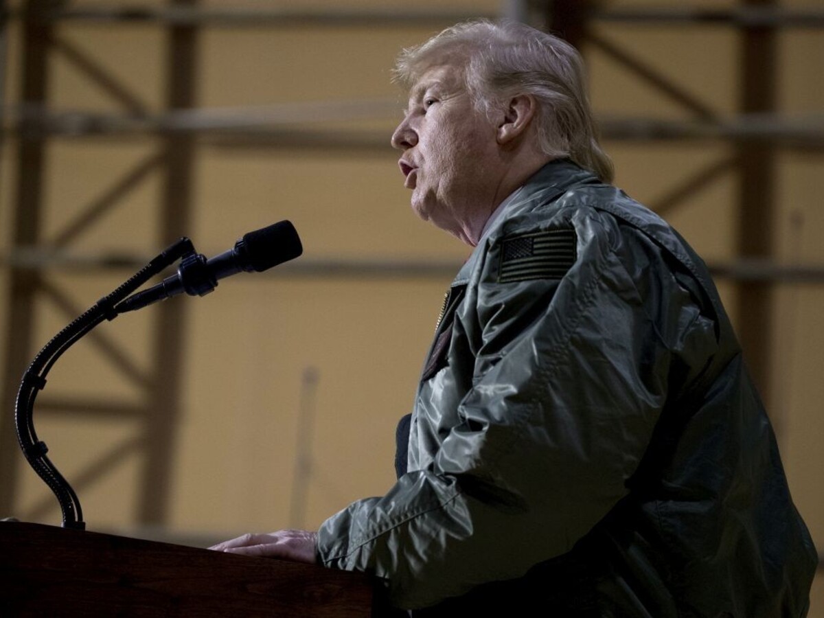 Poslanci žiadajú odchod vojakov z Iraku. Trump vraj bol arogantný