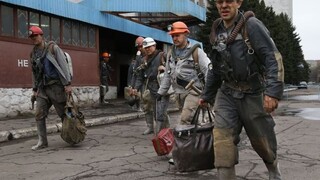 Po tragédii v Karvinej opäť obnovili ťažbu, baníci sa vracajú do práce