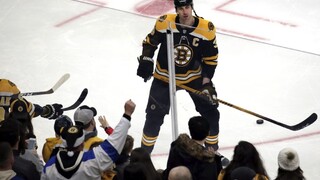 NHL: Návrat Cháru Bostonu nepomohol, prehre nezabránil ani Halák