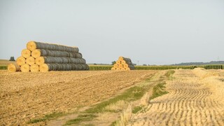 Zákon má pomôcť farmárom, uľahči prístup k pôde