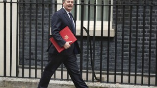Brexit nemusí nastať, ak nedôjde k dohode, myslí si minister Fox