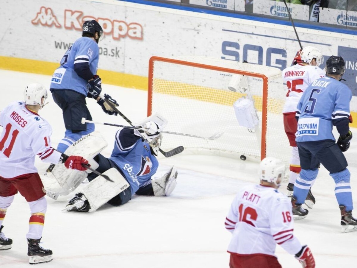 Slovan ukončil rok prehrou s Jokeritom, rozhodli presilovky