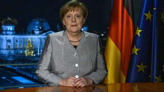 Lídri krajín sa prihovorili občanom, Merkelová priznala chyby
