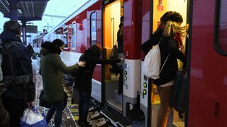 Na linke Zvolen - Šahy opäť po rokoch premávajú vlaky