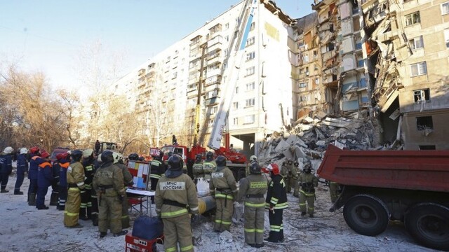 russia-building-collapse-30226-ba643fb25adb4dc7bd9570a44f2ede38_7f000001-6079-8256.jpg