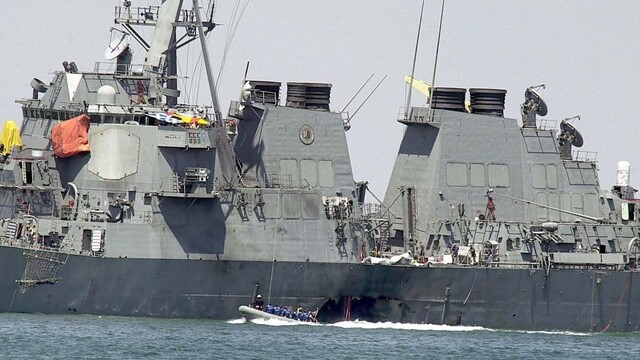 USA sa pomstili za útok na vojnovú loď, hľadaný terorista je mŕtvy