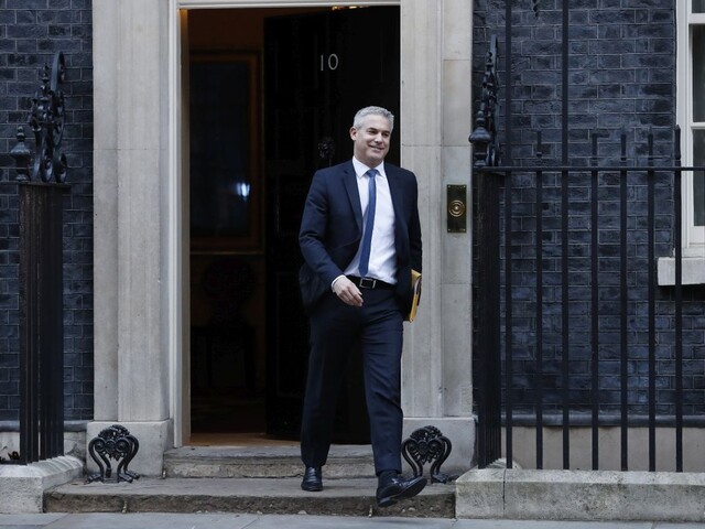 Britský parlament nechce tvrdý brexit, schválil ďalšiu prekážku