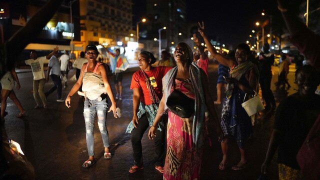 Ľudia oslavovali v uliciach, KDR má po rokoch nového prezidenta